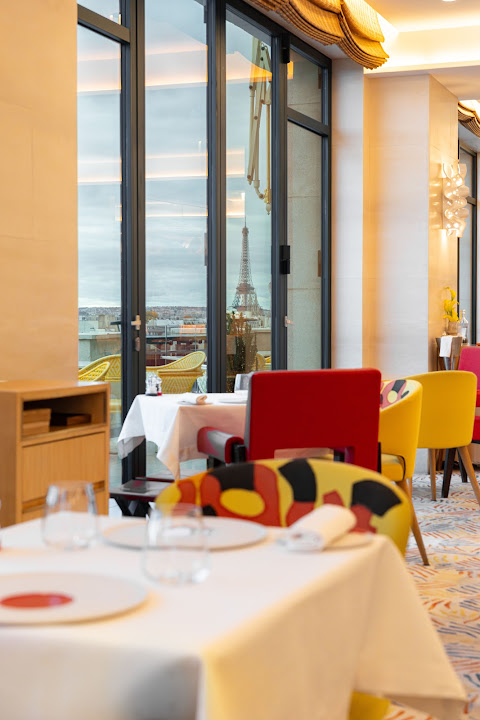 Le Tout-Paris by null