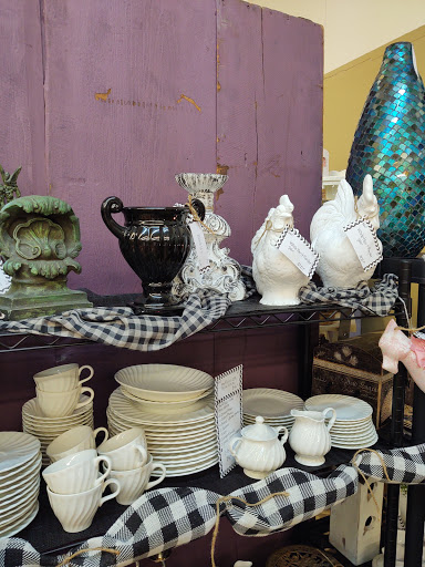 Everybody's Antiques - Thumbnail