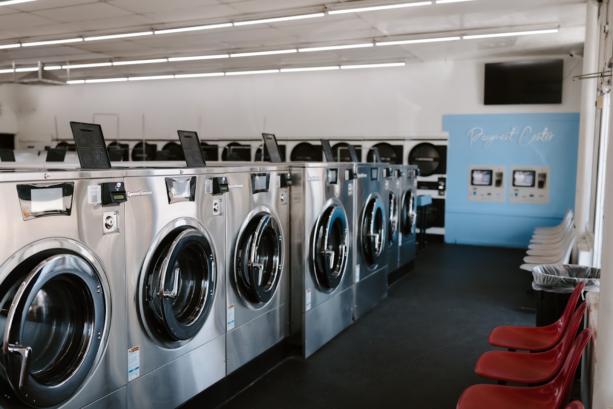 Self-service laundry at Super Wash 27, Phoenix, AZ
