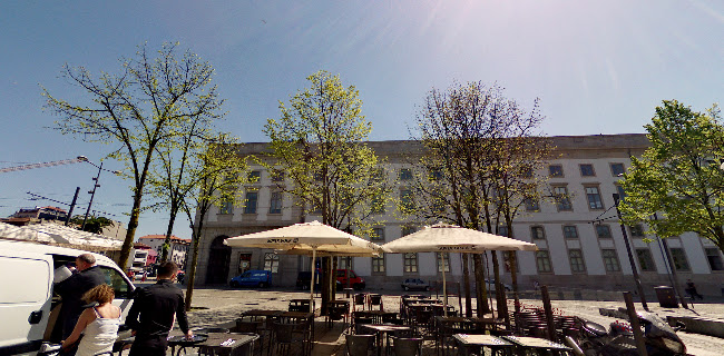 Praça de Parada Leitão 37, 4050-456 Porto