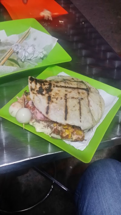 Photos of "Salpikitos" Arepas Rellenas