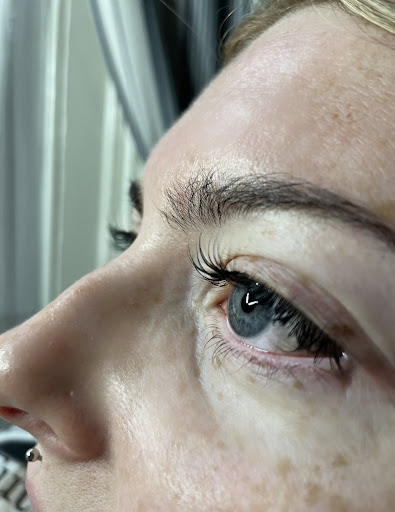 Molly does Lashes - Visual