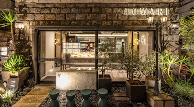 TOWARI - The Crafted Crust -