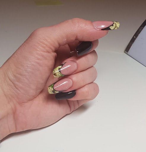 Adhara Hair & Beauty