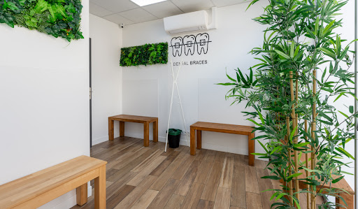 Dr Augustin Chavanne - exercice limité à l'Orthodontie Gallery - France