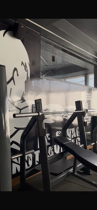 Af1qippbono2kdv5pmscnsz0edbhagaynoiavr8hqvsl=s677 K No