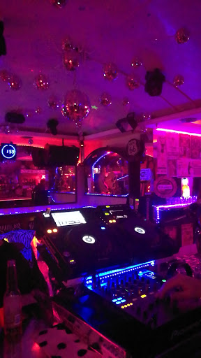 Amadeus Pub - Visual