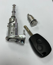 Photo n°3 de PROG-CARD à Chelles (Fournisseur de cadres de plaque d'immatriculation)