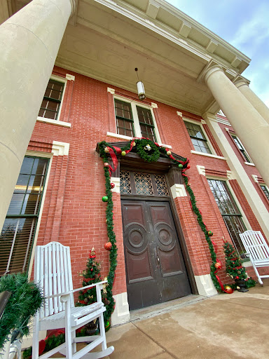 Trinity County Courthouse - Visual
