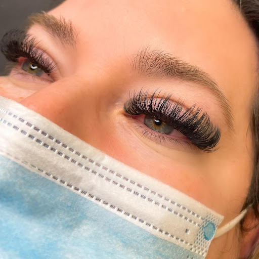 Pretty little Lash Co. - Thumbnail