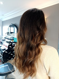 Photo n°7 de Studio Coiffure à Marsangy (Salon de coiffure)