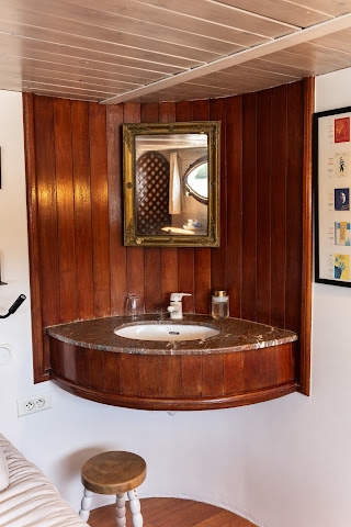 Péniche le Hasard by null