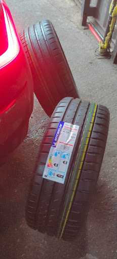 B B TYRES LTD - Thumbnail