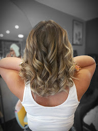 Photo n°19 de Aux Doigts d'Argent à Cherbourg-en-Cotentin (Salon de coiffure)