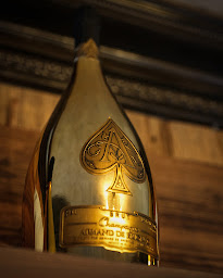 Photo n°9 de Cave Bernard Magrez Épicerie Fine Les Trois Bô à Courchevel (Cave à vins)