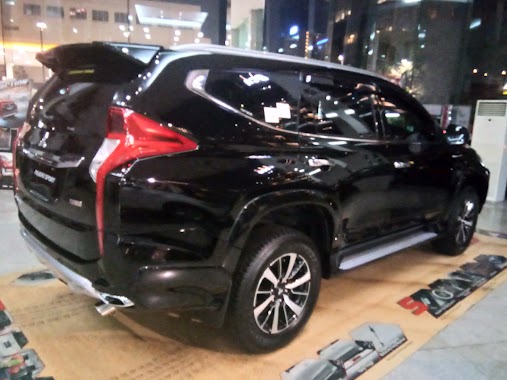 Dealer Mitsubishi Jakarta, Author: Leo Jenneessee