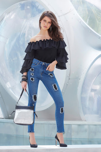 Essentials Boutique - Visual