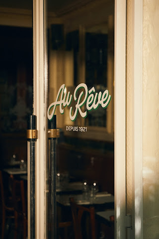 Au Rêve by null