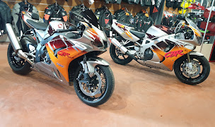 Photo n°5 de Motoland Abbeville Kawasaki , Honda , Ktm , Benelli , Peugeot , Segway ... à Abbeville (Magasin de pneus)