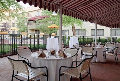 Photos of DoubleTree Suites by Hilton Cincinnati - Blue Ash