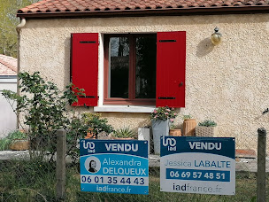Photo n°13 de Alexandra DELQUEUX - IAD immobilier Breuillet à Breuillet (Consultant immobilier)