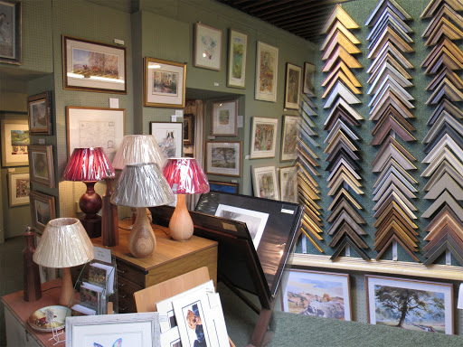 Classic Picture Frames - Visual
