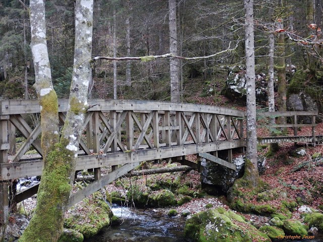 Cascade Du Cirque De Saint Même