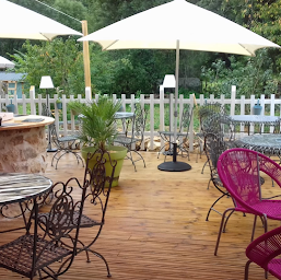 Photo n°47 de RESTAURANT LES 1 ÈRES LOGES Varaignes à Varaignes (Restaurant de hamburgers)