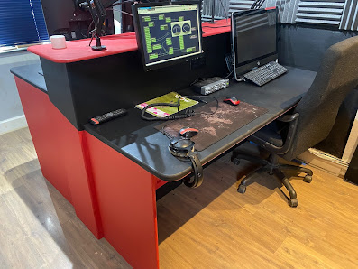 Wallingford Radio Unit 8 Ayres Yard, Wallingford OX10 0JZ, United Kingdom