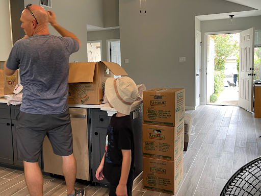Mck Moving - Visual
