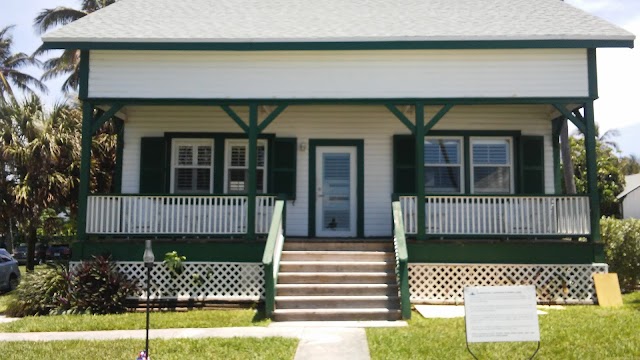 Hillsboro Inlet Lighthouse