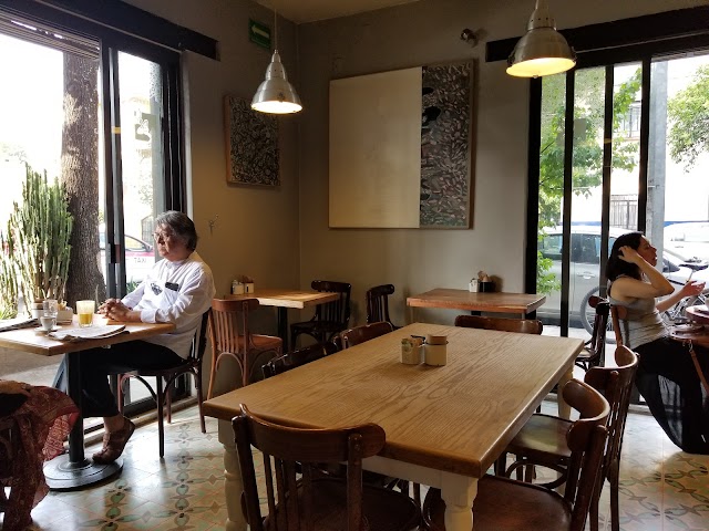 Alverre Café Bistró