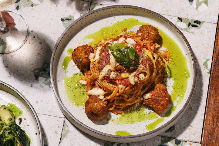 7 Bridges Saigon Craft Beer Taproom & Restaurant / Đông Du by null