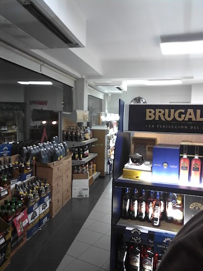Photos of Tri&aacute;ngulo Liquor Store
