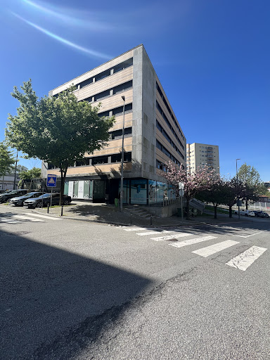Clínica Dentária das Devesas, Dra Adriana Jorge, LDA