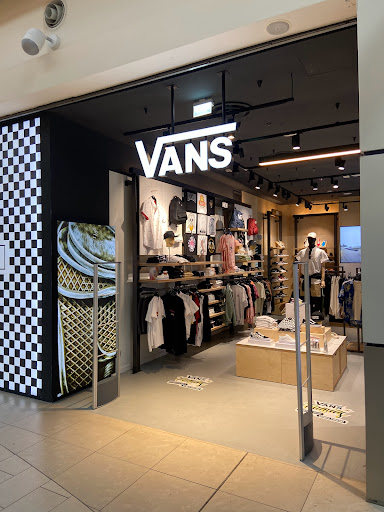 VANS Store Rimini - Visual