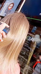 Photo n°3 de Shampoo Estaires Expert de la transformation et du bien être Capillaire à Estaires (Salon de coiffure)