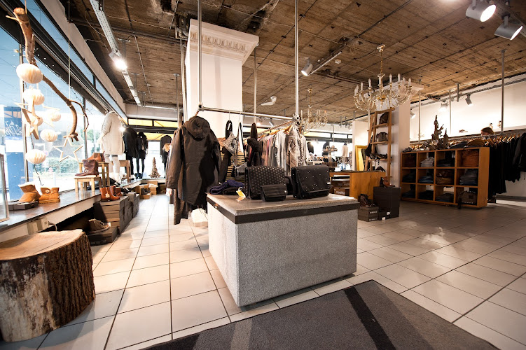 P2 / Fashion & Accessories photo