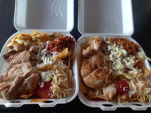 "Los Chilaquiles " desayunos, tacos y más.
