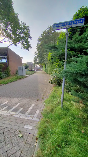 Parkeerplaats Bernadettestraat Gallery - Netherlands