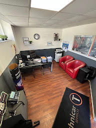 Photo n°4 de Garage du Rond Point - Technicar Services à Saint-Étienne-de-Montluc (Vendeur de voitures d'occasion)