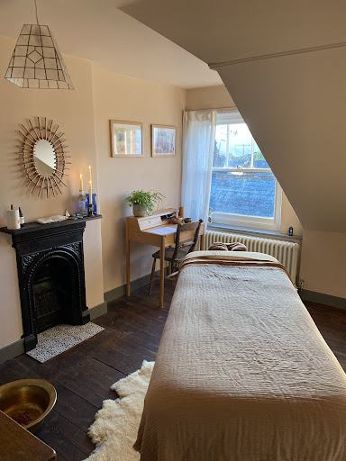 Natasha Kembrey holistics