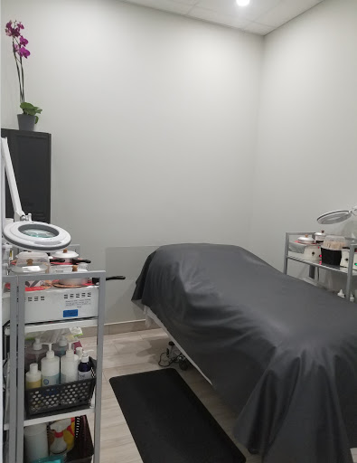 Symmetry Esthetics & Wax Bar Gallery - Canada