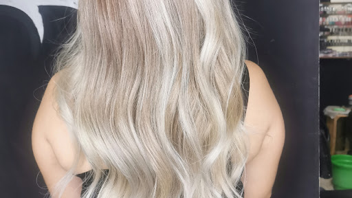 Estética y peluquería Leo