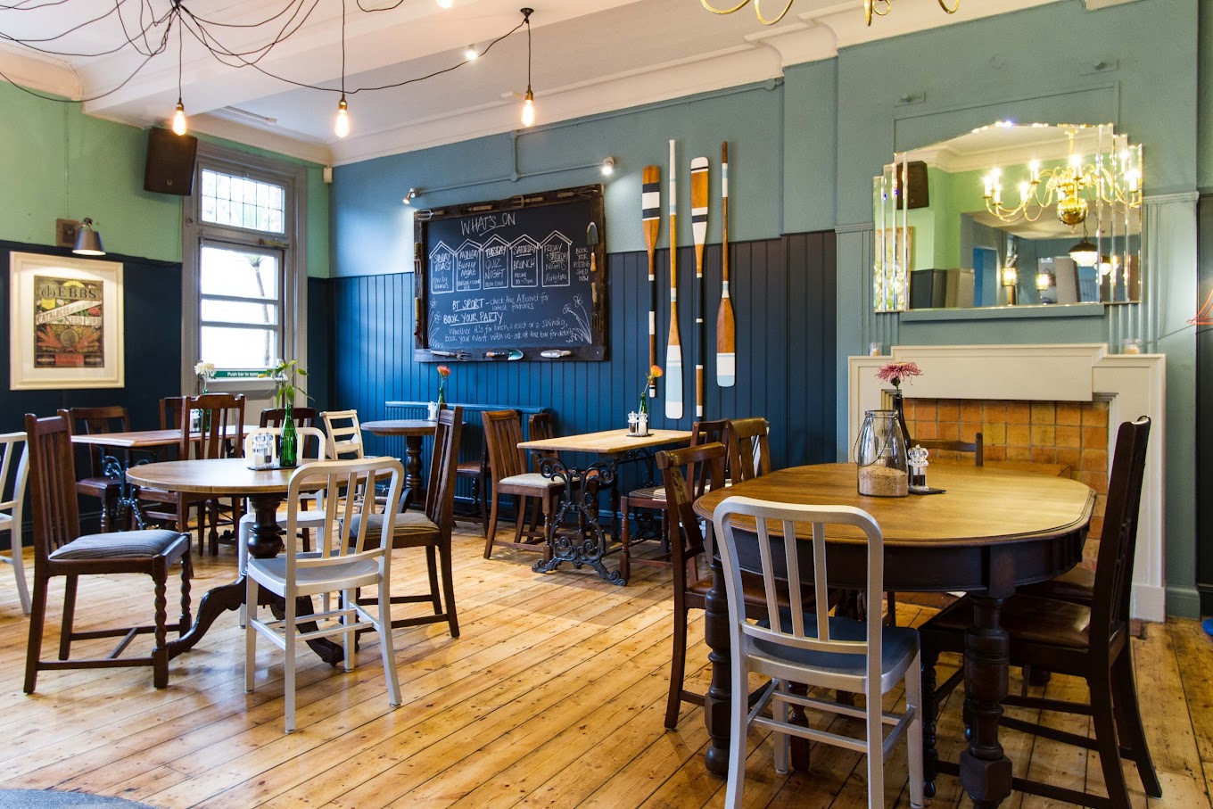 Looking for a fun night out in Putney? Discover our list of the best pubs in the area, featuring cozy traditional pubs and stylish gastropubs. Enjoy delicious food, a wide selection of drinks, and a vibrant atmosphere. Whether you're a local or just visiting, these pubs are not to be missed. #londonpubs #putney #southwestlondon #london #foodguide #pubguide | Things To Do In London | Things To Do In Putney | Best Pubs In Putney | Best London Pubs | Best Pub Lunch | Pub Sunday Roast