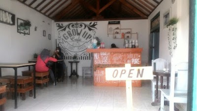 Photos of Grow Up Cafe and T-Shirt Maker
