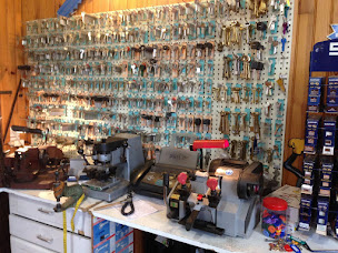 Photo n°16 de Cordonnerie du Sablar à Mont-de-Marsan (Magasin de maroquinerie)