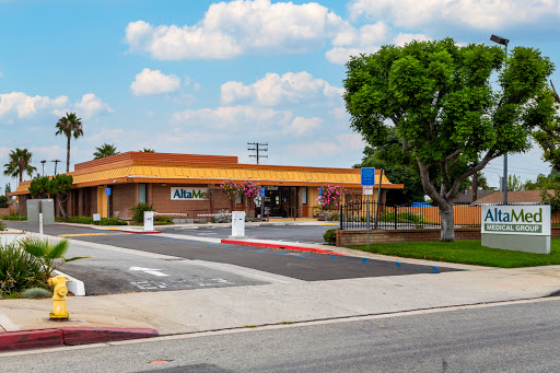 AltaMed Medical Group - Pico Rivera, Passons