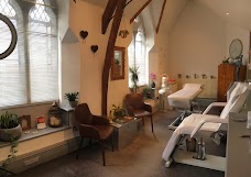 Dr Ayanna Knight – Cosmetic Skin Care, Health & Wellbeing brighton