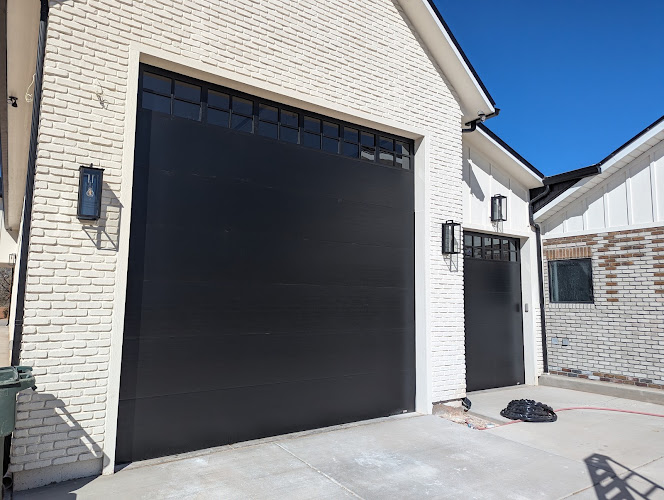 Moenave Garage Doors